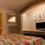 Marcheamore - Stanze Della Contessa, Luxury Flat With Private Courtyard * フェルモ