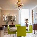 アパート Marcheamore - Stanze Della Contessa, Luxury Flat With Private Courtyard フェルモ