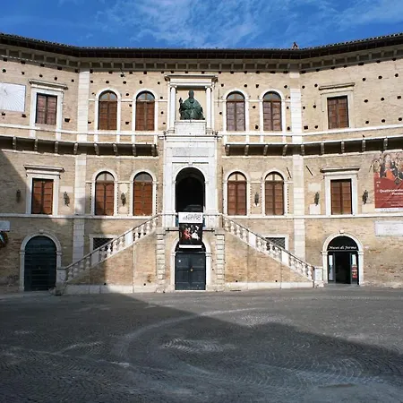 Daire Marcheamore - Stanze Della Contessa, Luxury Flat With Private Courtyard