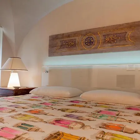 Marcheamore - Stanze Della Contessa, Luxury Flat With Private Courtyard * Fermo