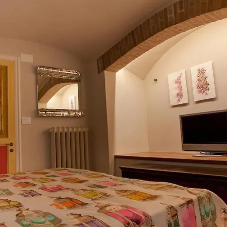 Marcheamore - Stanze Della Contessa, Luxury Flat With Private Courtyard * Fermo