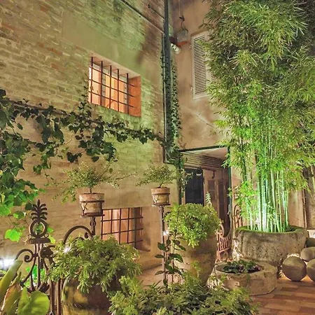 Apartamento Marcheamore - Stanze Della Contessa, Luxury Flat With Private Courtyard