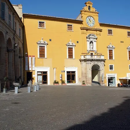 Marcheamore - Stanze Della Contessa, Luxury Flat With Private Courtyard Fermo
